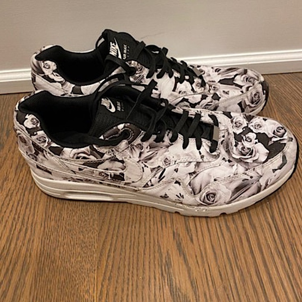 Custom flower design. Nike size 9.5